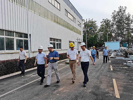 市長(zhǎng)徐鴻視察 (2).jpg 市長(zhǎng)徐鴻視察 (2).jpg